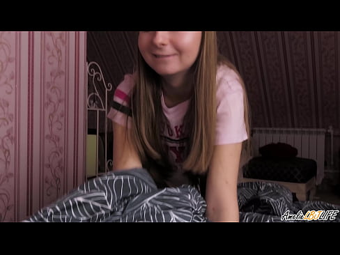❤️ Blondie sûget har BFF's djip en krijt cum yn 'e mûle ️❌ Just porno by wy
